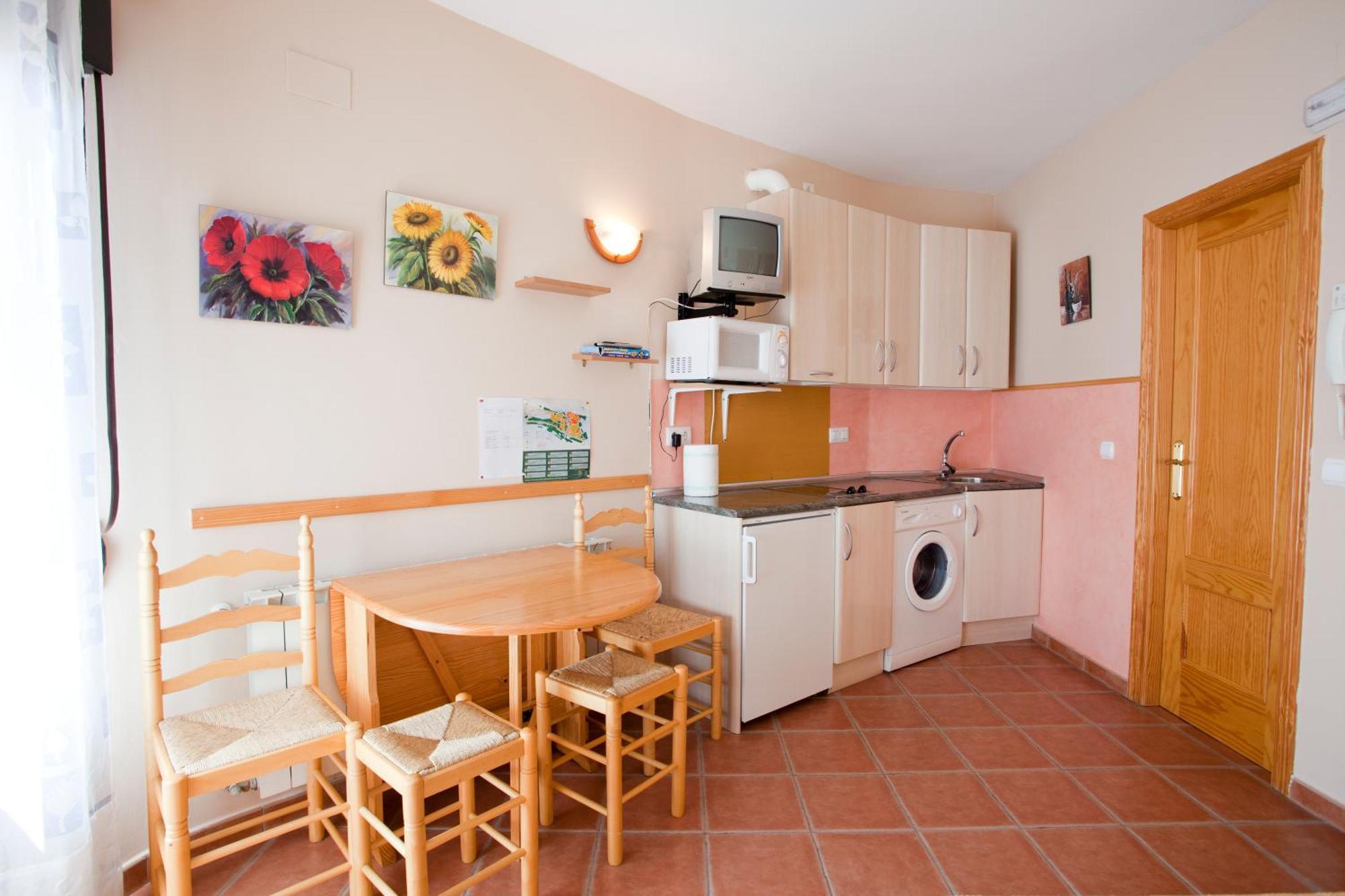 Apartamentos Rurales "La Fuentecilla" Banos De Montemayor Eksteriør bilde